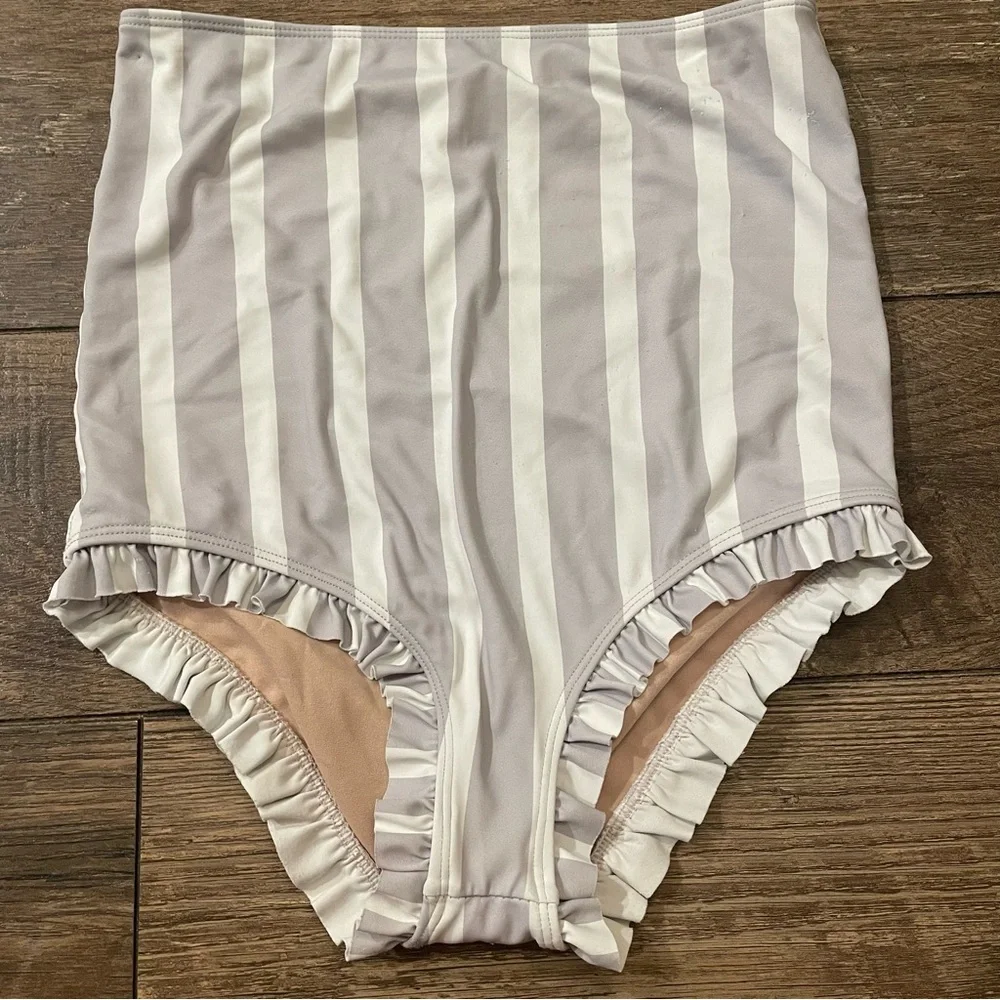 Kortni Jeane Girls Grey/White Striped Swim Bottoms Sz 12/13